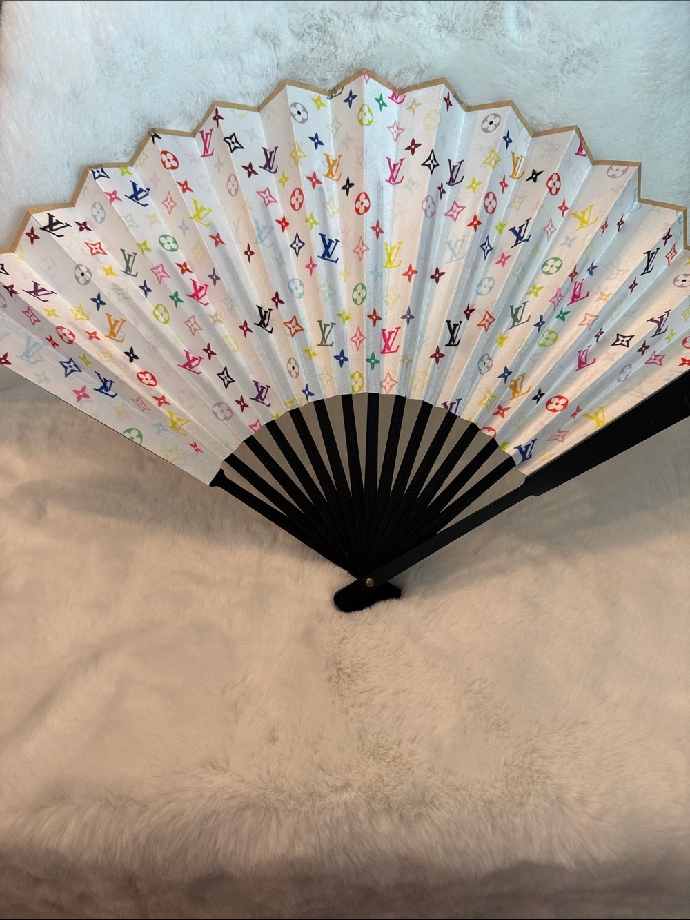 NWOT Source Unknown White Folding Fan with Multicolor Logo Pattern